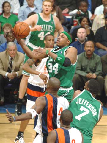 场球员中属 场球员中属