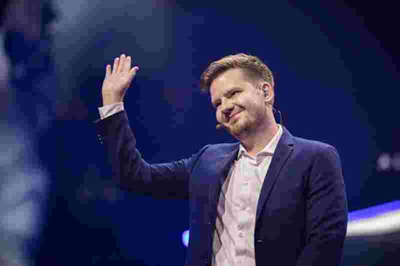 背后是一张 背后是一张